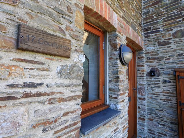 Courtyard Cottage - 995373 - photo 2