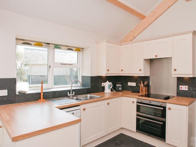 Hazel Cottage - 995484 - photo 5