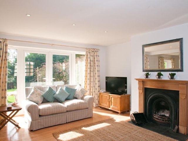 Homefield House - 995510 - photo 4