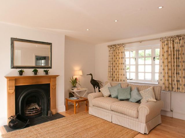 Homefield House - 995510 - photo 5