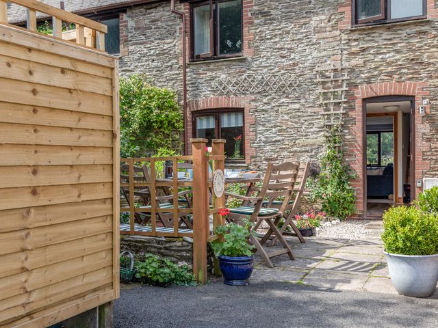 Honeysuckle Cottage - 995511 - photo 2