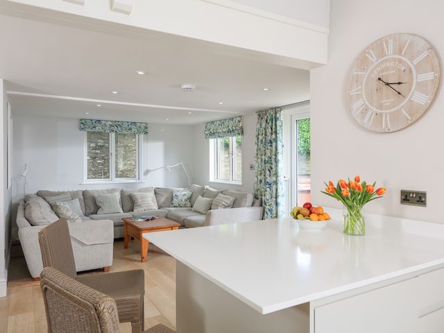 Keepers Lodge, Hillfield Village - 995541 - photo 5