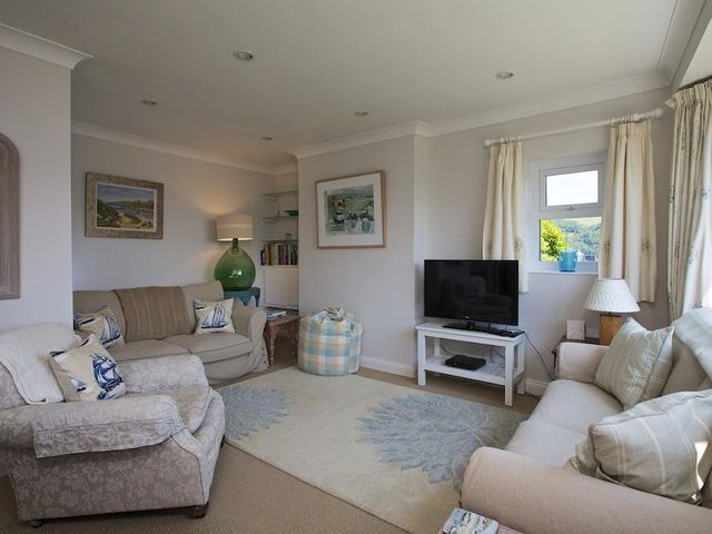 Moonrakers, Clarence Street - 995649 - photo 3