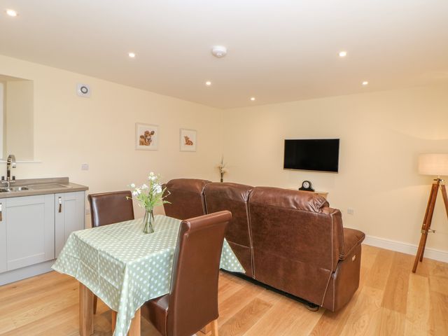 Ferngrove Cottage - 996441 - photo 5