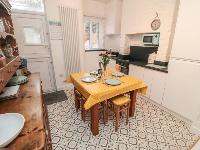 Saints Cottage - 996740 - photo 4