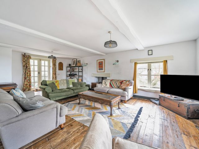 Spring Park Farmhouse - 996824 - photo 2