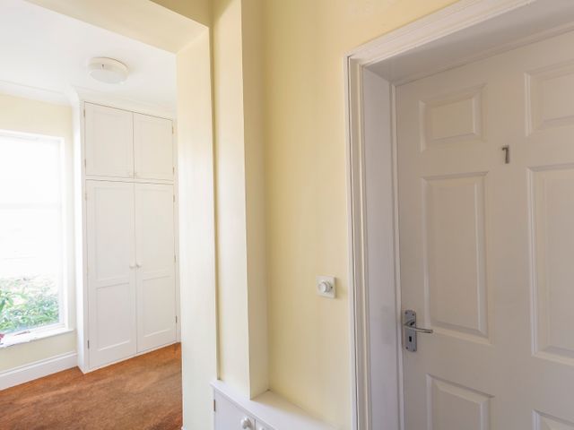 1 Lyndhurst - 997459 - photo 4