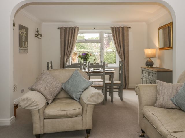 Humble Bee Cottage - 997537 - photo 2