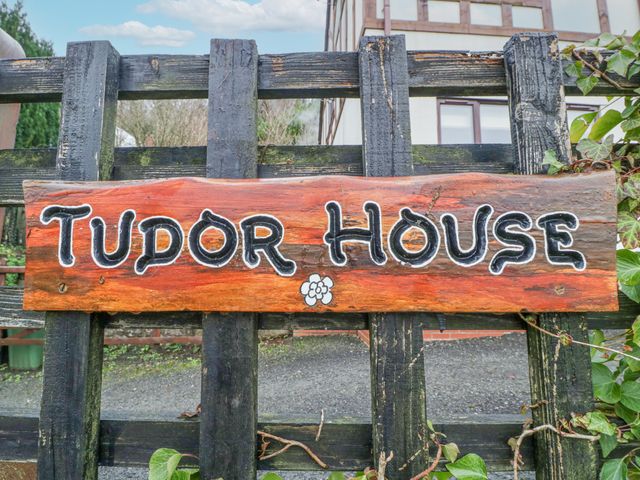 Tudor House - 997890 - photo 2