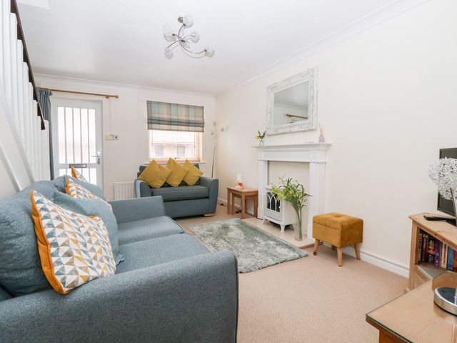 17 Fewster Way - 999118 - photo 4
