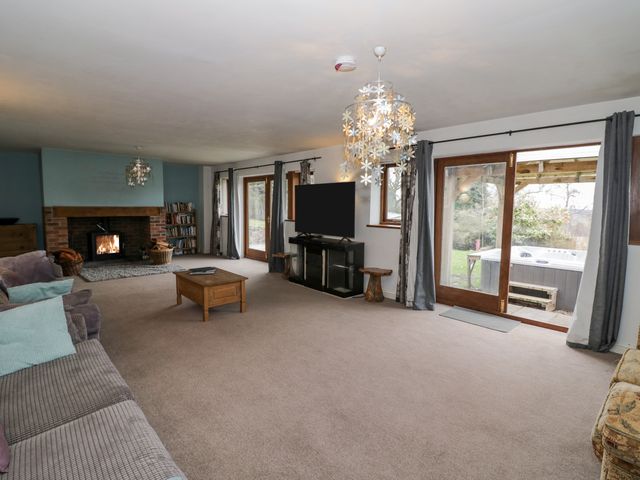 Shatterford Lakes - 999274 - photo 3