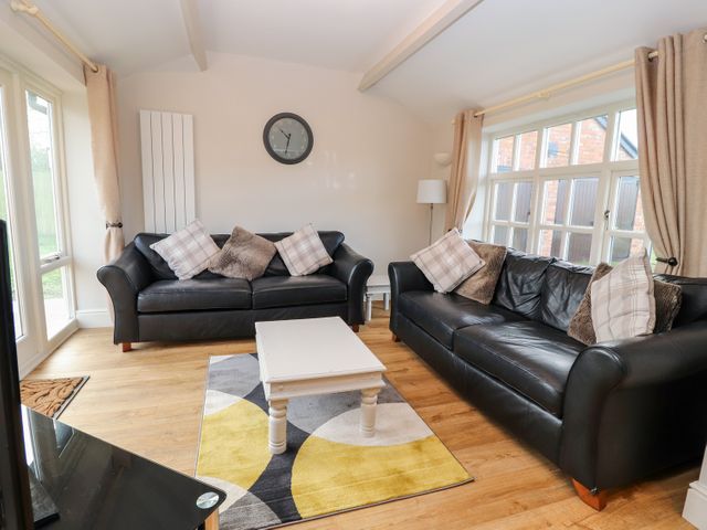 Commonwood Cottage - 999600 - photo 3