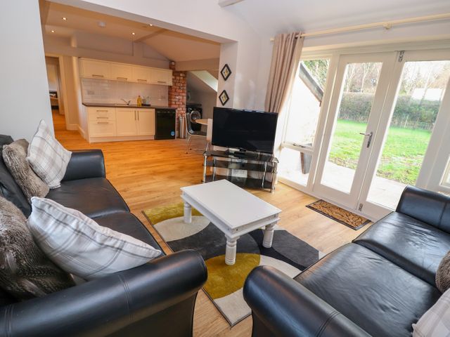 Commonwood Cottage - 999600 - photo 4