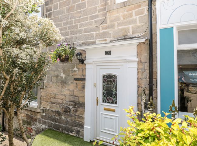 1A Chantry Place photo 1