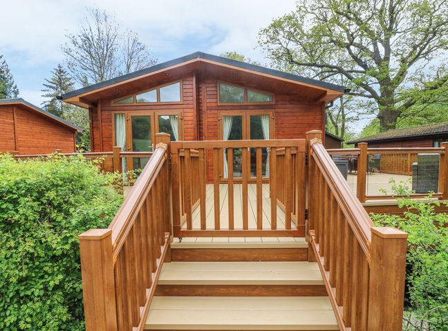 8 Waterside Wood photo 1