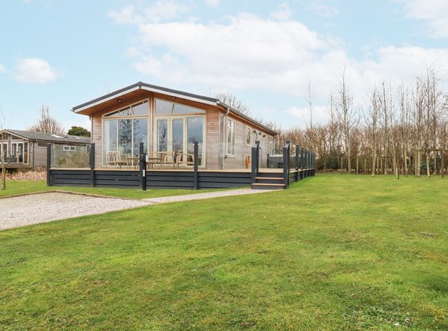 6 Meadow Retreat photo 1