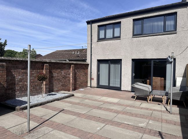 22 Fraser Avenue photo 1