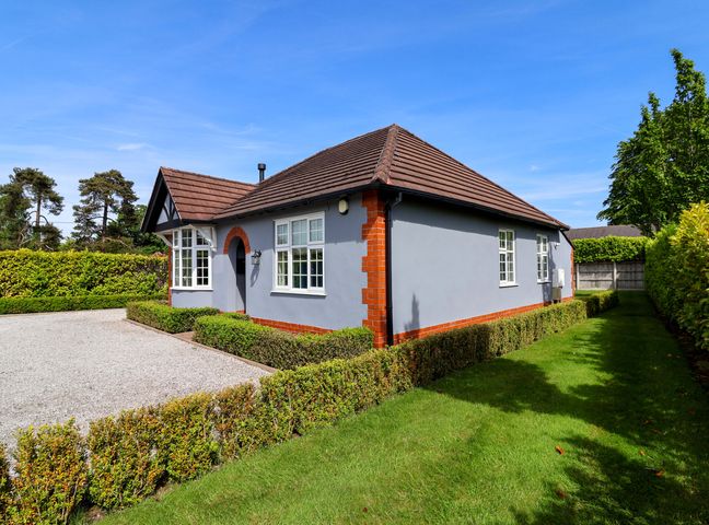 18 Crewe Road photo 1