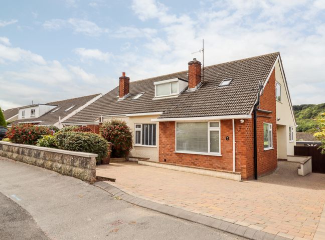 4 Bodnant Road photo 1
