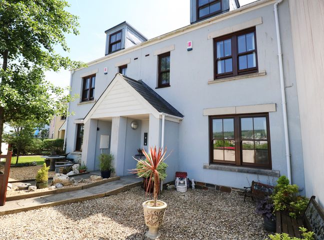 5 Chandlers Yard photo 1