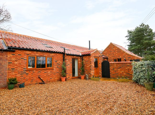 Honey Buzzard Barn photo 1