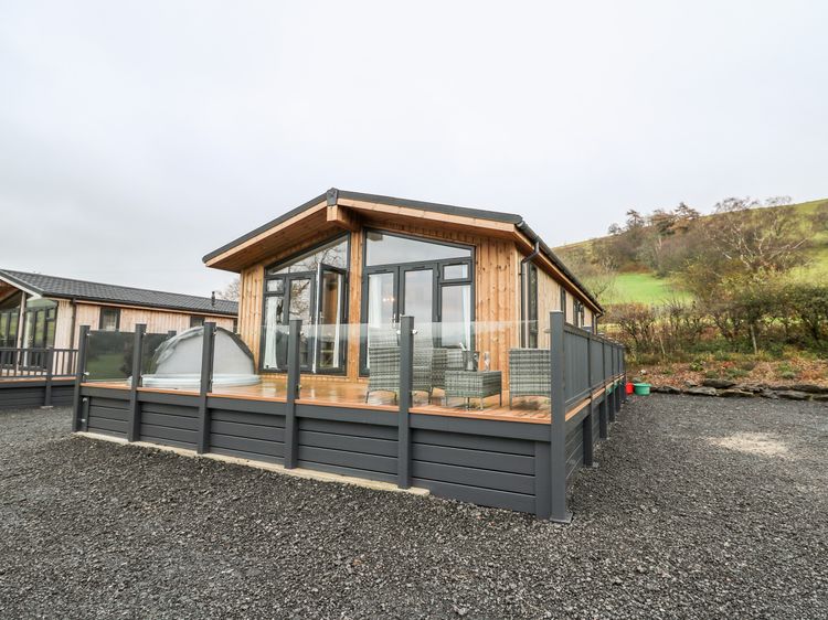 Sycamore Lodge Llangurig Neuadd ddu Self Catering Holiday