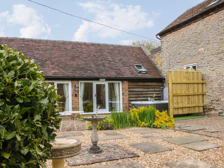 The Courtyard Much Wenlock Perkley Self Catering Holiday Cottage