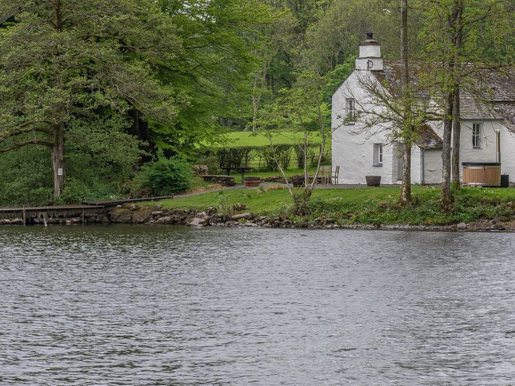 Hall's Store - Hall's Boathouse is owned by local lake friendly