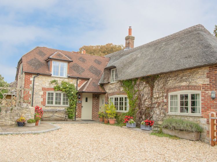 Lulworth cove hot sale cottage dog friendly