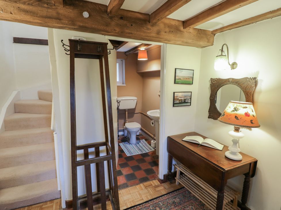 A bathroom with toilet and sink at Priors Mead Claydon near Cropredy