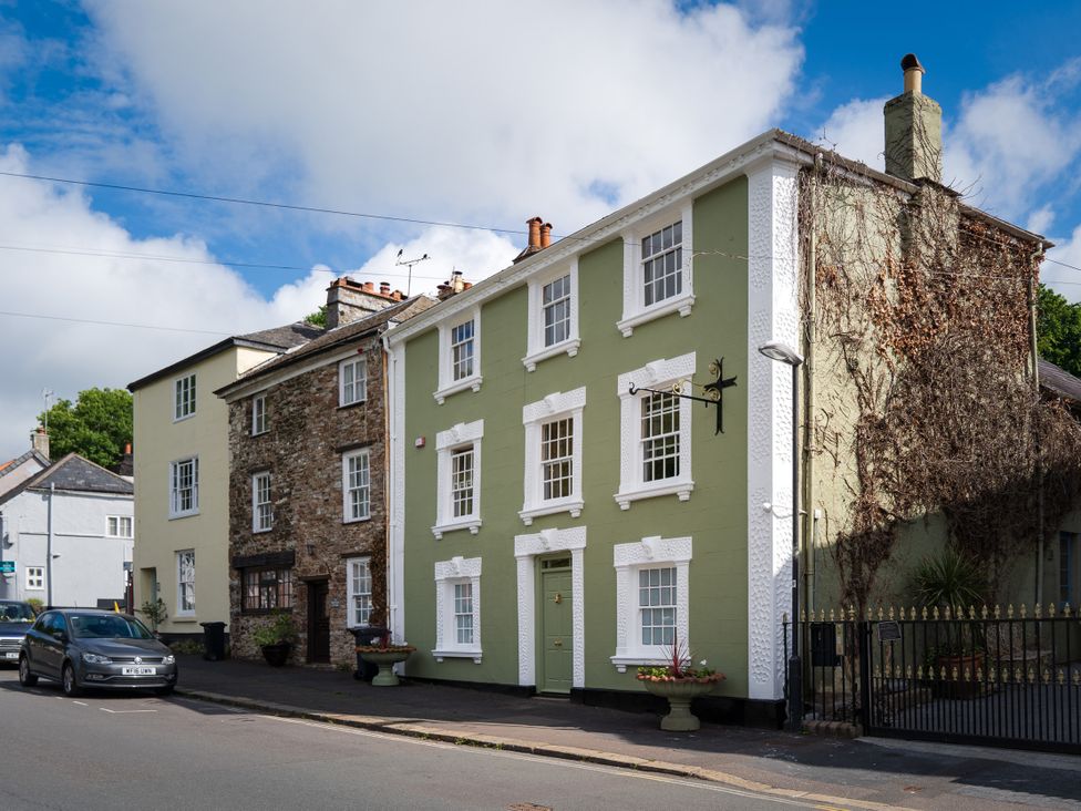 A house with windows and plants on the street at The Meeting House in Ashburton