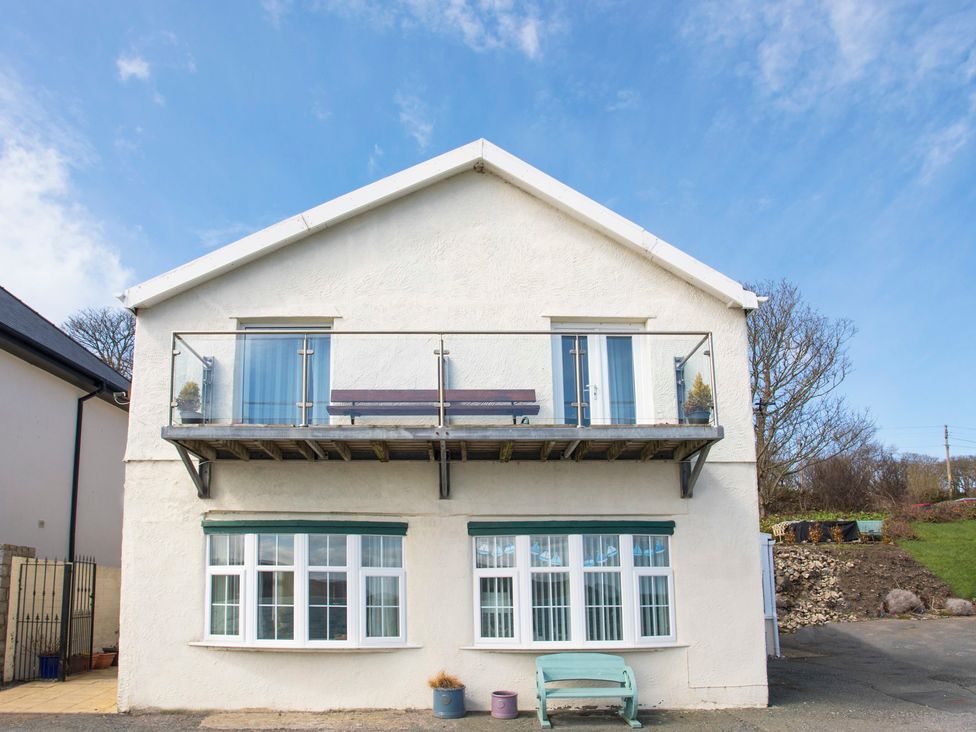 3 The Coach House - Penthouse Apartment - Anglesey - 1008782 - thumbnail photo 2