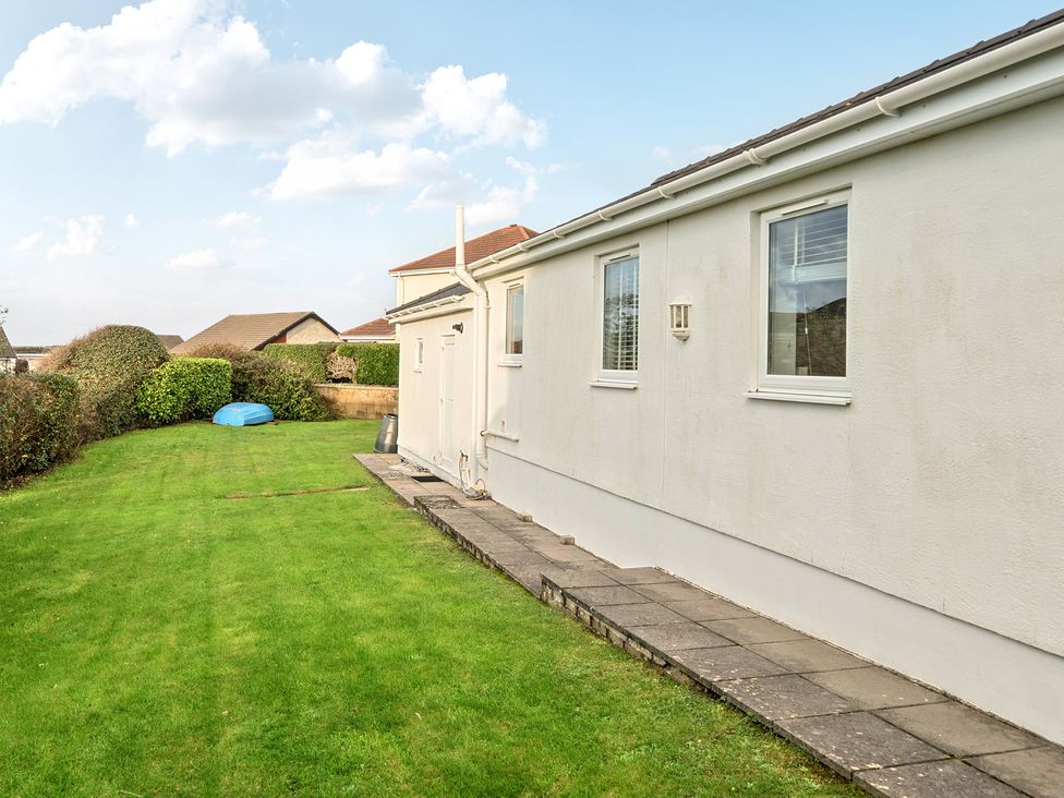Exterior view of a house with garden at Curragho in Trearddur Bay