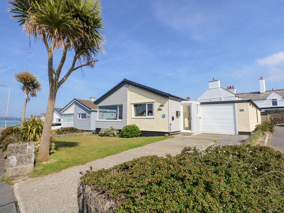 Flip Flops - Anglesey - 1008825 - thumbnail photo 2