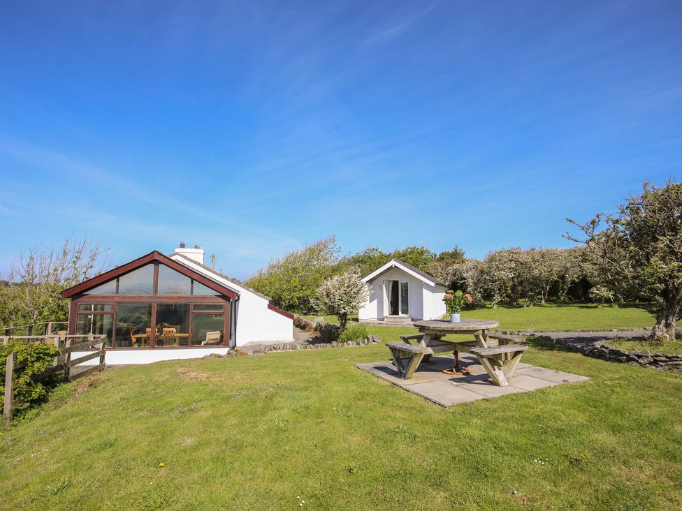 Tymynydd Cottage - Anglesey - 1009088 - thumbnail photo 2