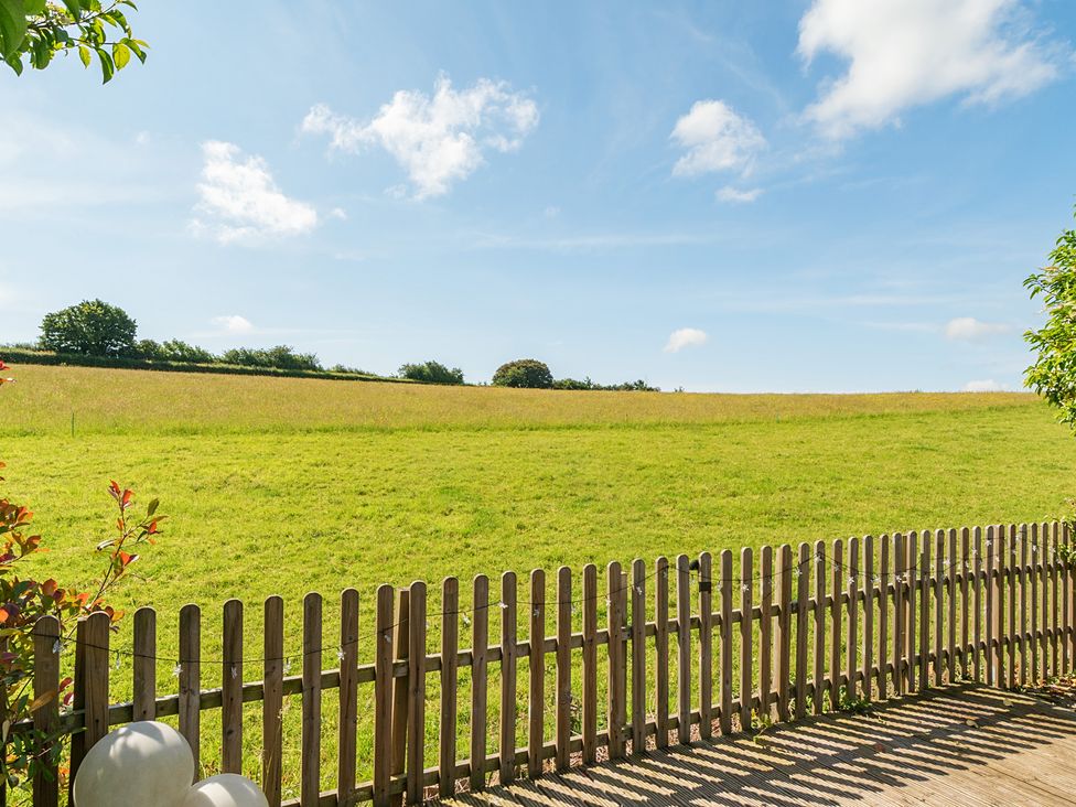 A view of a field and sky at The Old Church House in Torbryan