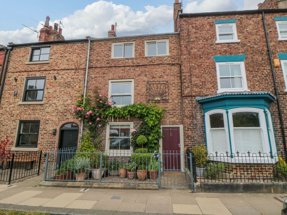 5 College Square - North Yorkshire (incl. Whitby) - 1018717 - thumbnail photo 1