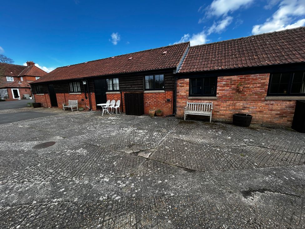 An outdoor area with seating at Keepers Cottage West Knoyle