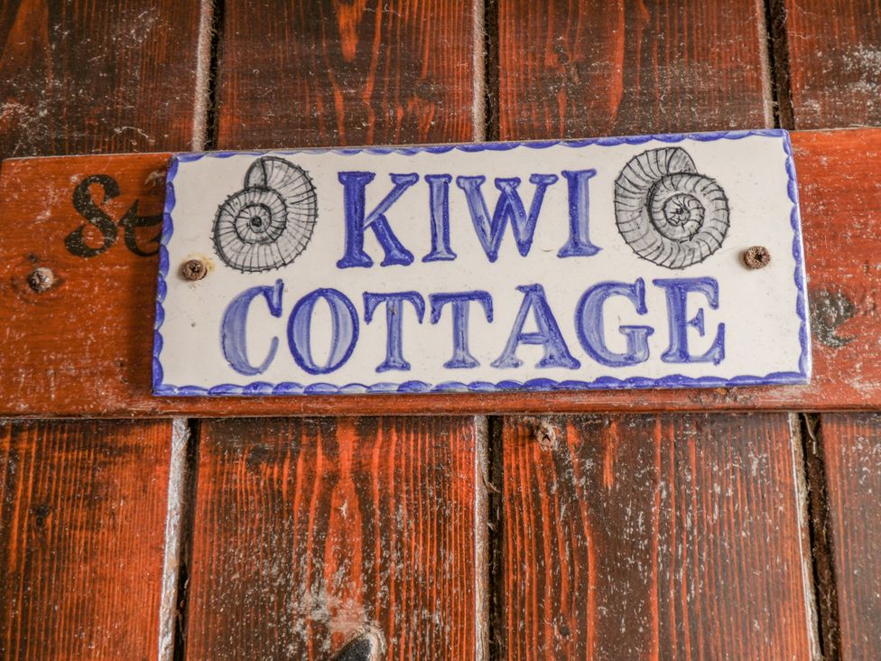 Kiwi Cottage - North Yorkshire (incl. Whitby) - 1026371 - thumbnail photo 6