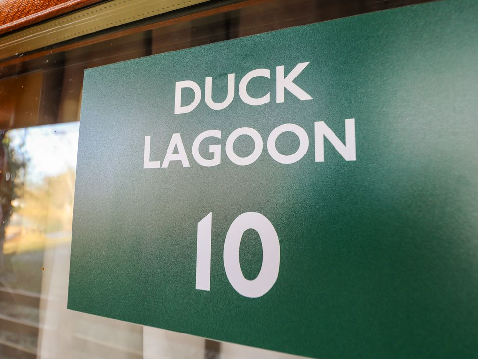 10 Duck Lagoon - Lincolnshire - 1034174 - thumbnail photo 30