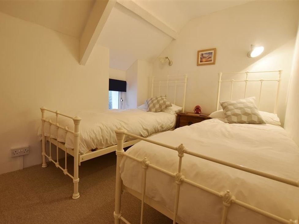 Little Barn Cottage - South Wales - 1035773 - thumbnail photo 16