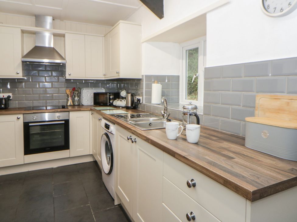 A kitchen with appliances and countertop at Panteg, Cardigan, Llangoedmor Cardigan