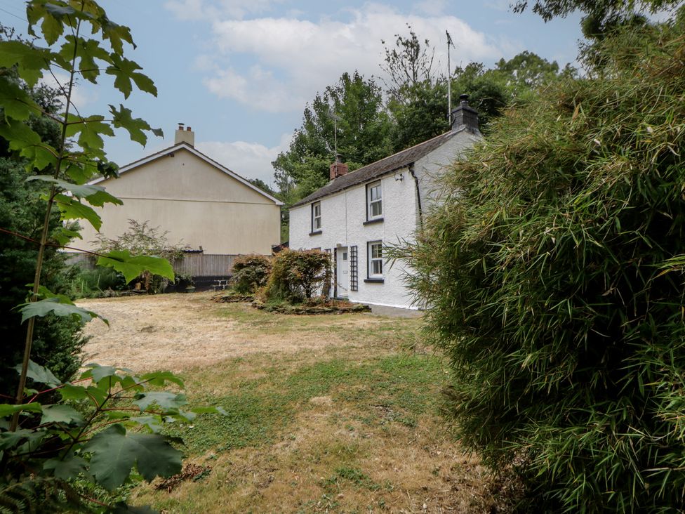 A house with a yard at Panteg, Cardigan Llangoedmor Cardigan