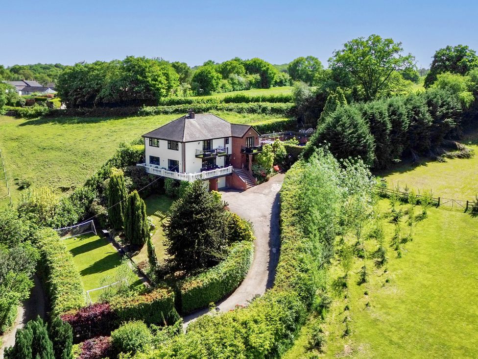 A house surrounded by greenery at Freshwinds in Market Drayton