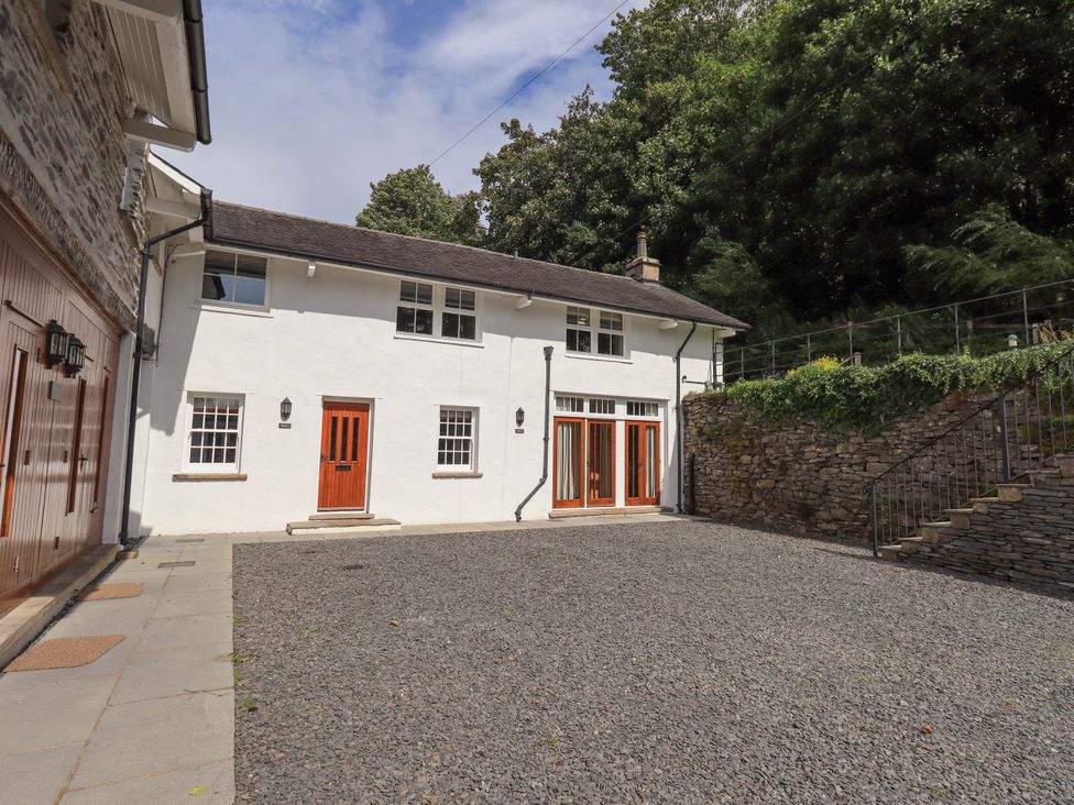 A house with gravel area and steps at Abbots Reading Suite in Lakeside
