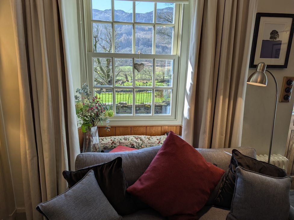 A living room with a view of the garden at Beck Steps in Chapel Stile