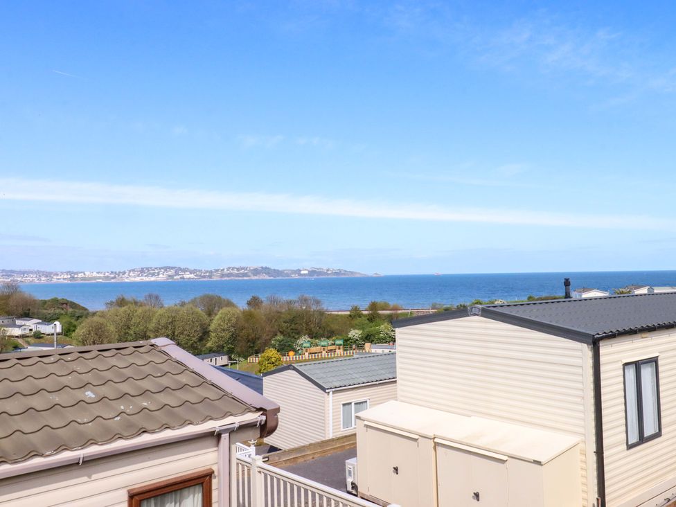 A view of the sea and caravans at 213 Seaview Caravan