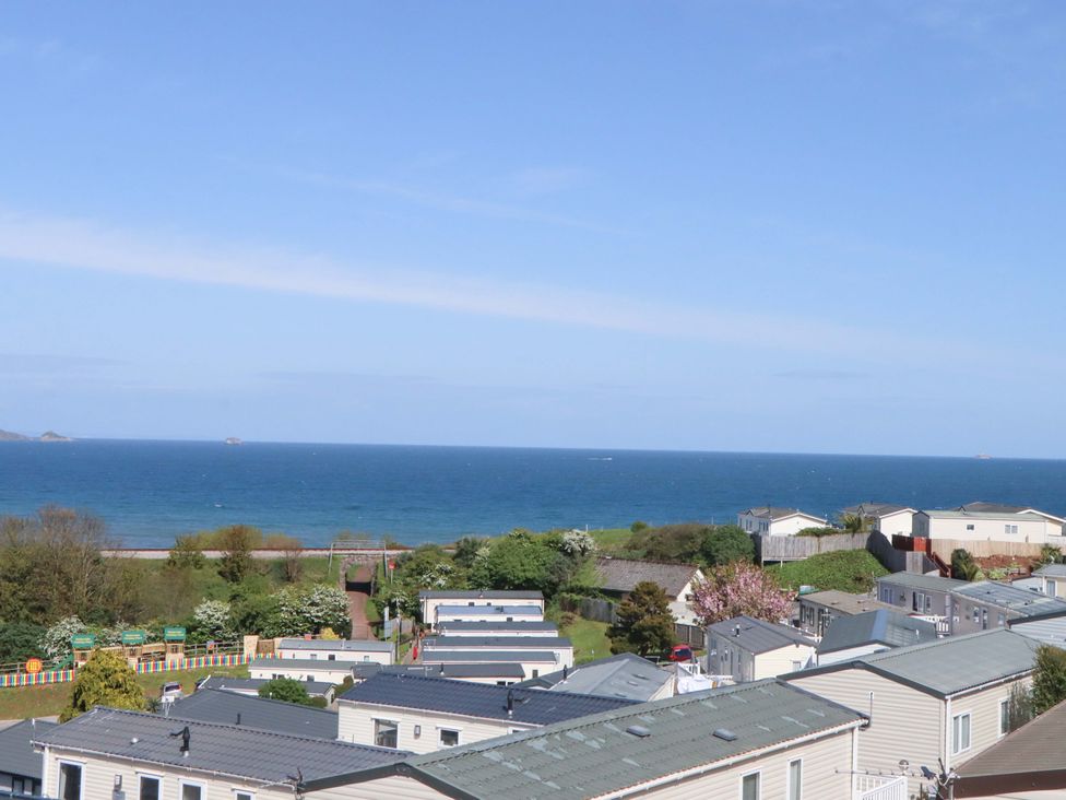 A view of the sea and caravans at 213 Seaview Caravan