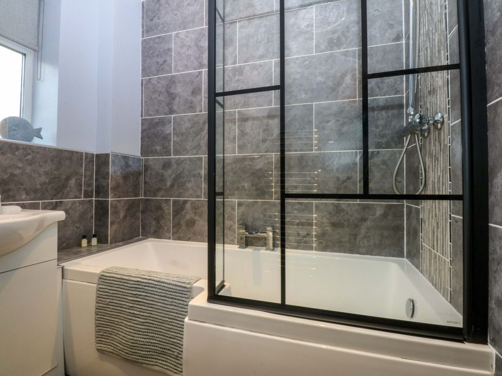 Pebbles Reach - North Wales - 1049852 - thumbnail photo 16