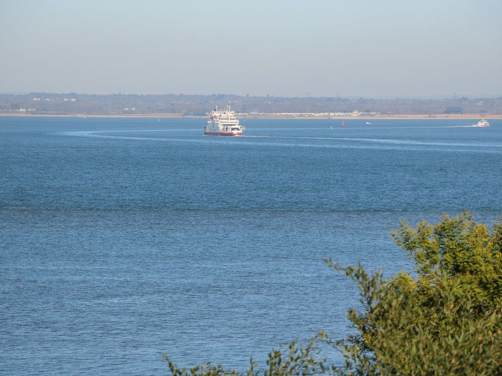 High Tide - Isle of Wight & Hampshire - 1050183 - thumbnail photo 28